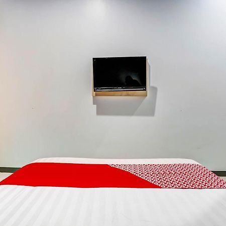 Oyo 90891 Parang Kusumo Residence Krembangan Exteriér fotografie