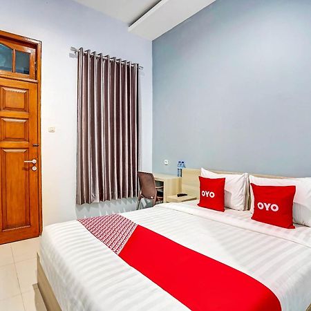 Oyo 90891 Parang Kusumo Residence Krembangan Exteriér fotografie