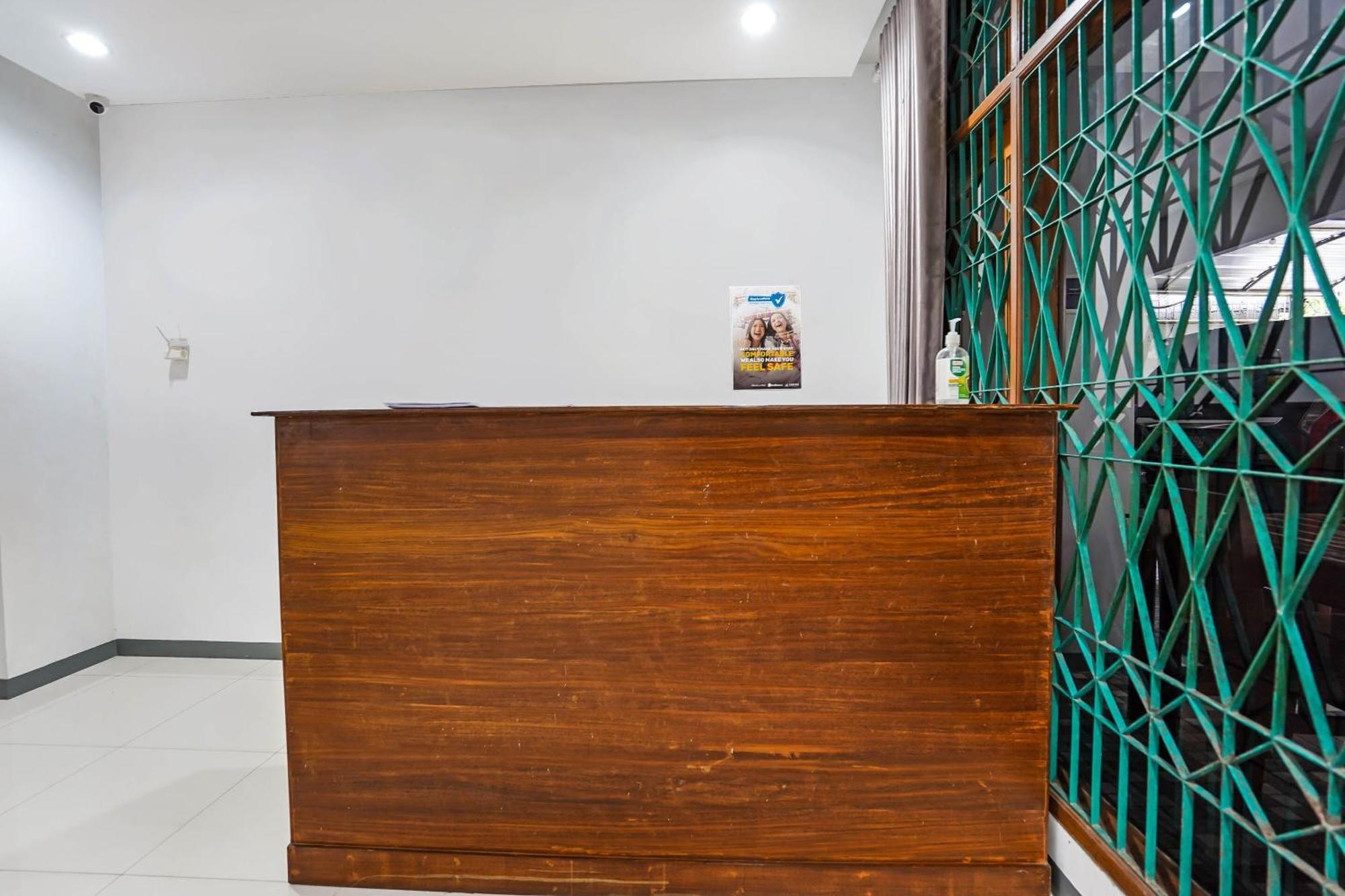 Oyo 90891 Parang Kusumo Residence Krembangan Exteriér fotografie