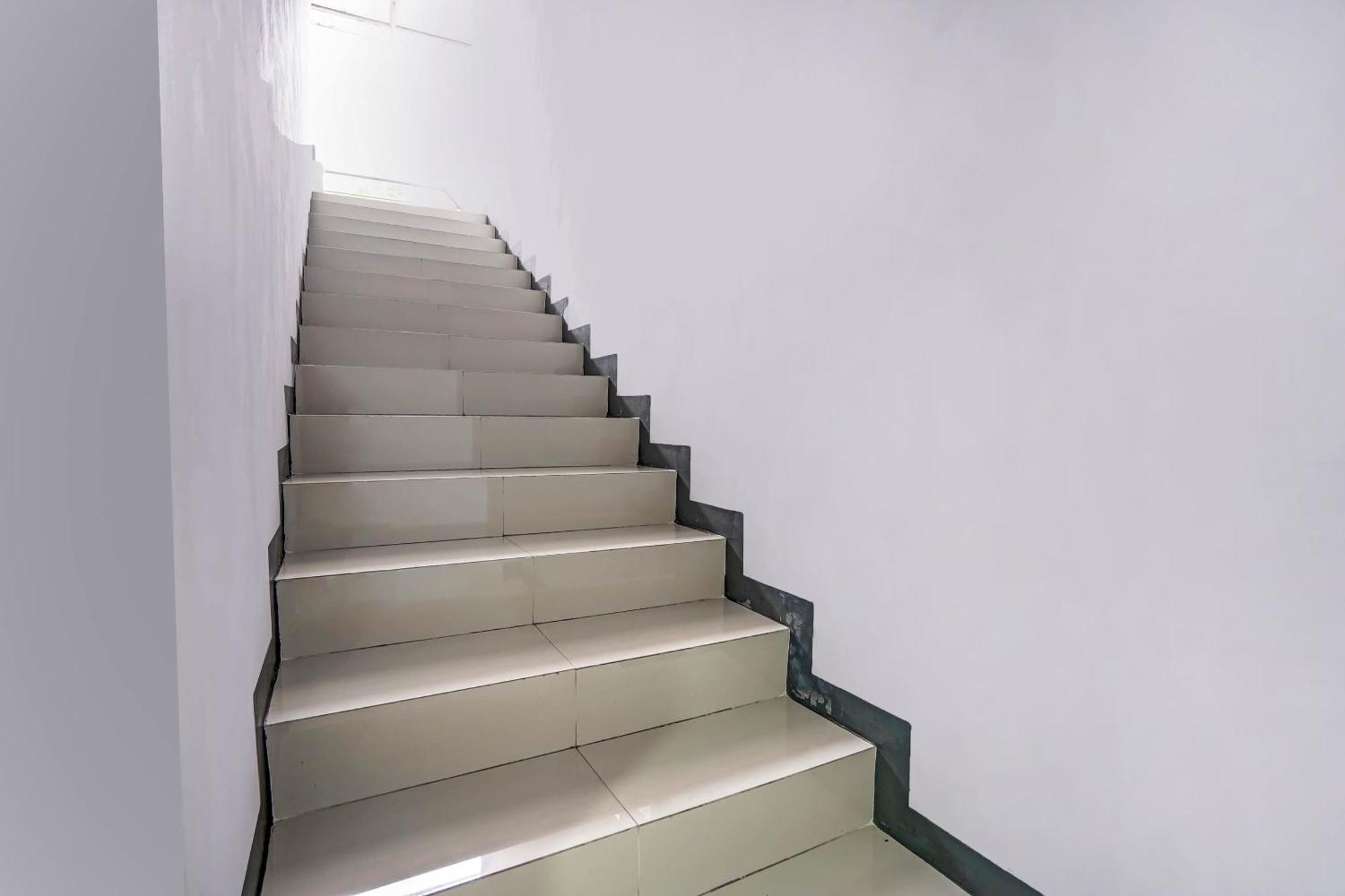 Oyo 90891 Parang Kusumo Residence Krembangan Exteriér fotografie