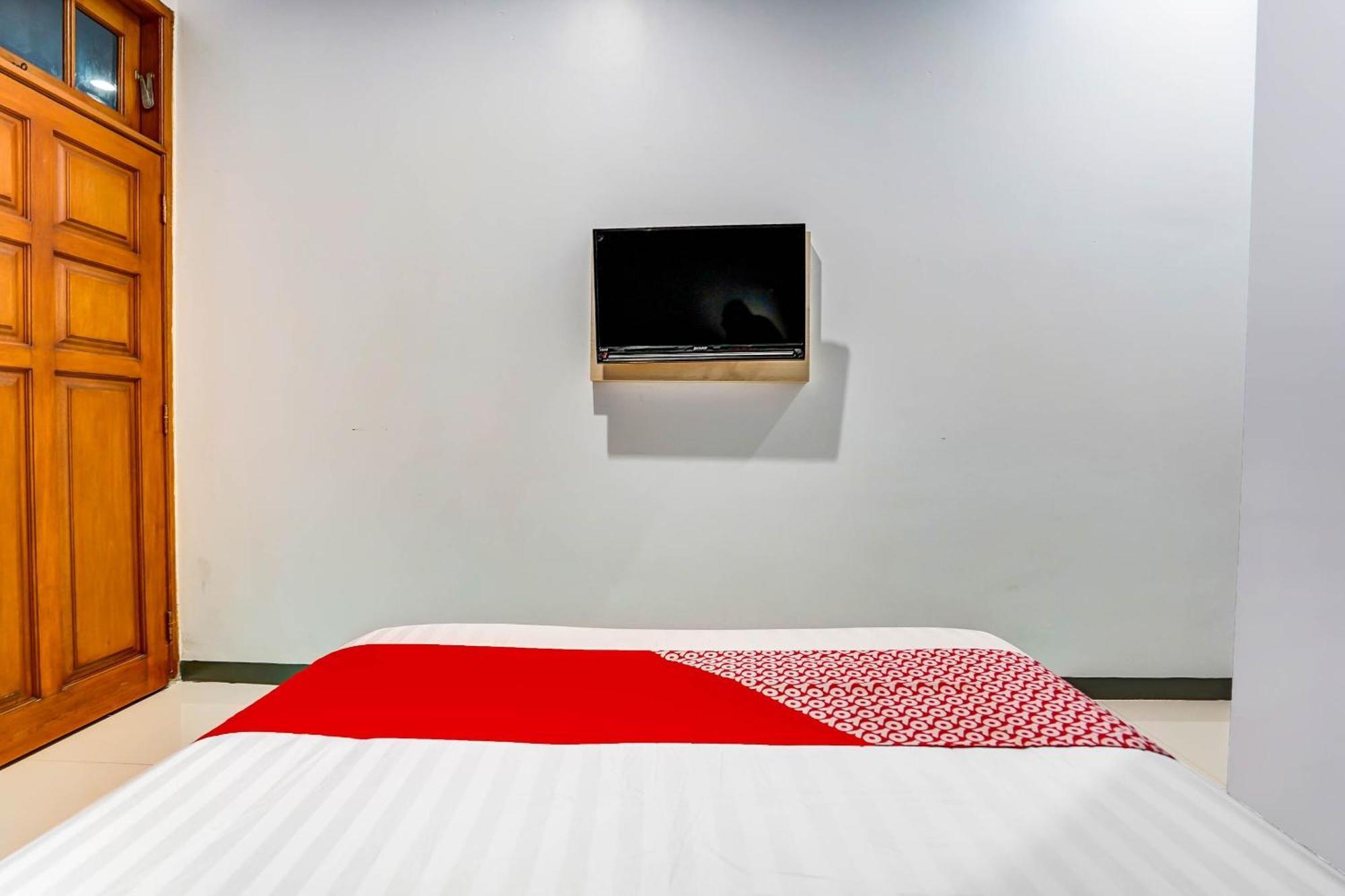 Oyo 90891 Parang Kusumo Residence Krembangan Exteriér fotografie
