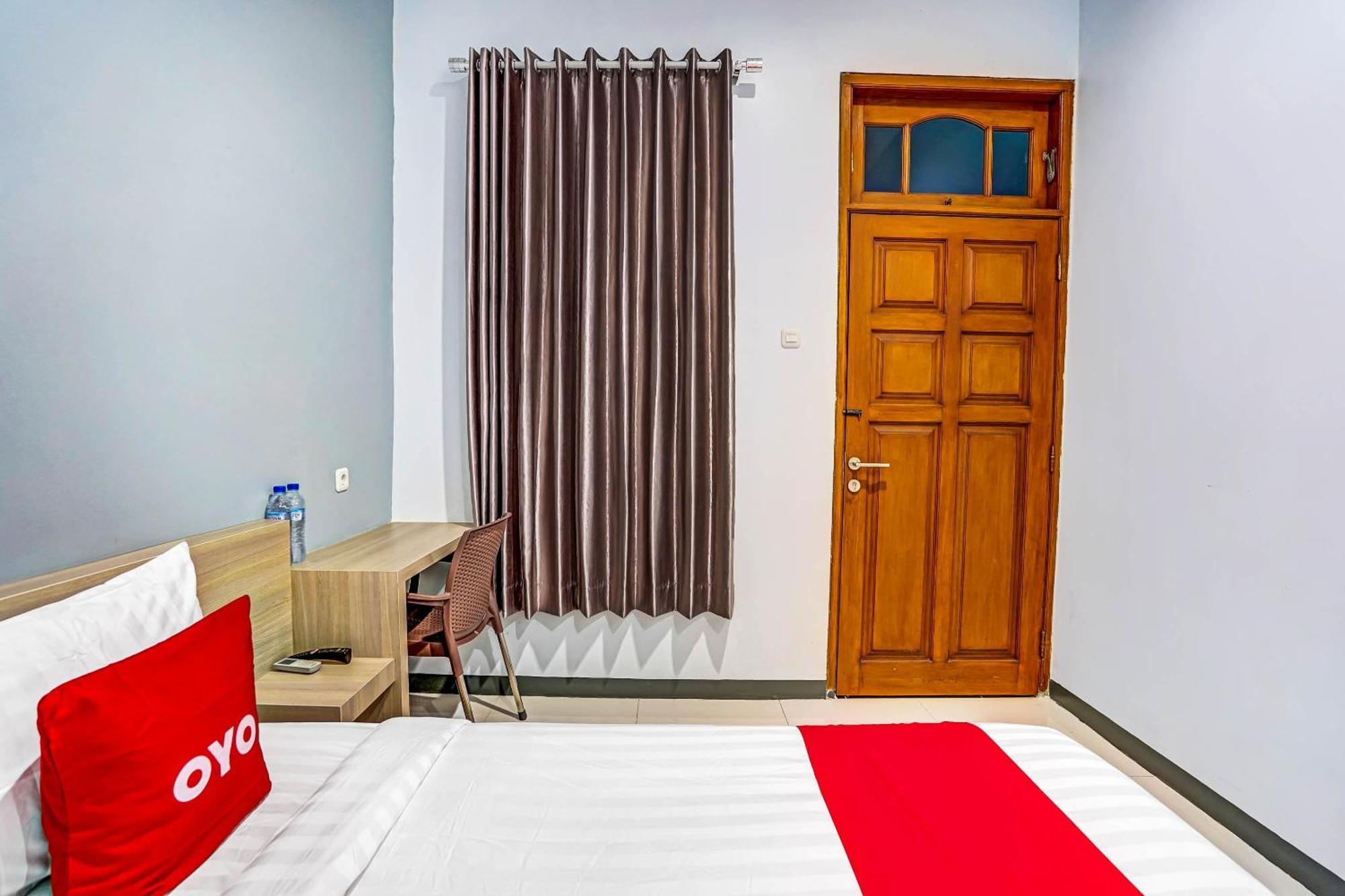 Oyo 90891 Parang Kusumo Residence Krembangan Exteriér fotografie
