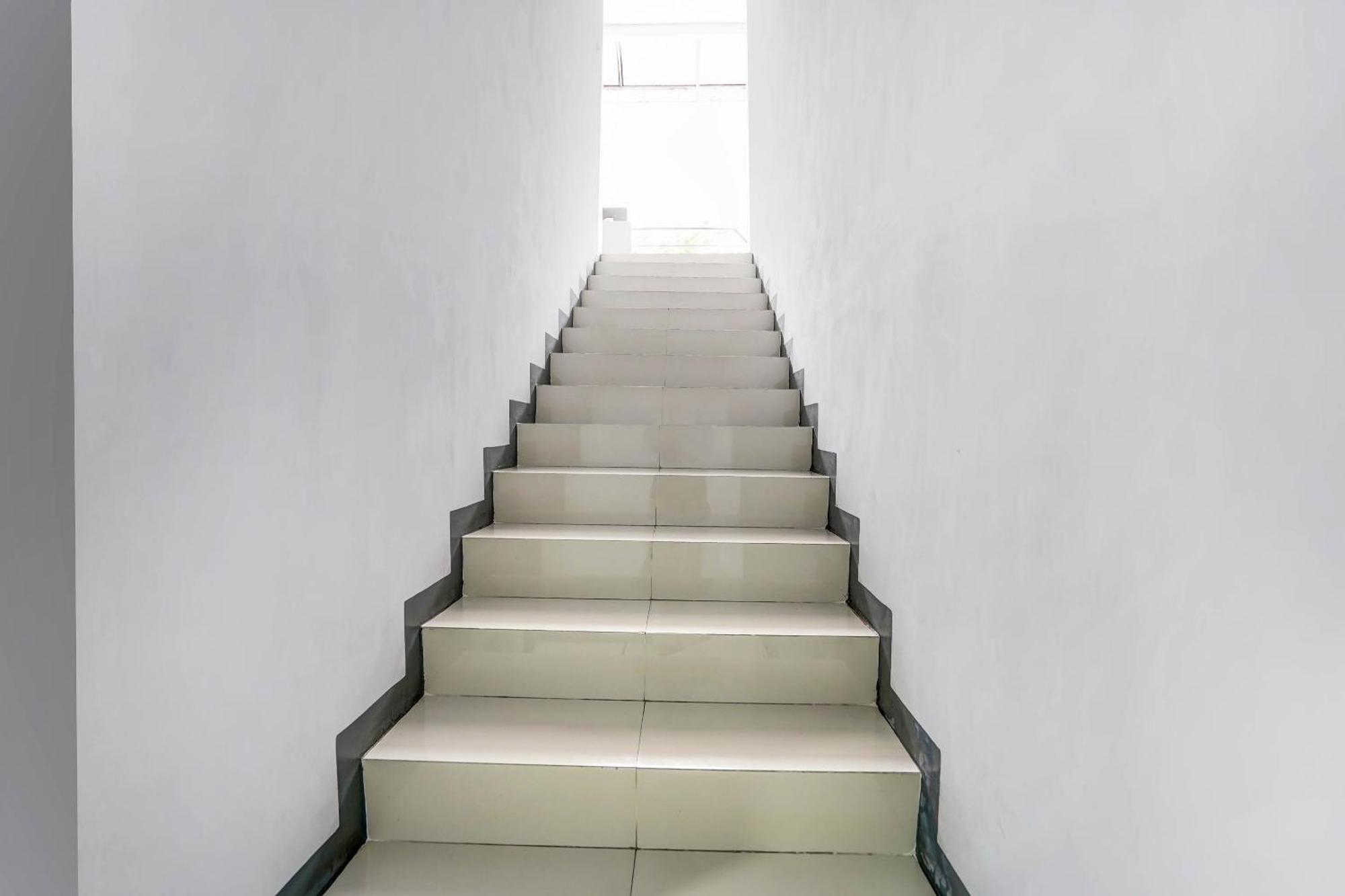 Oyo 90891 Parang Kusumo Residence Krembangan Exteriér fotografie