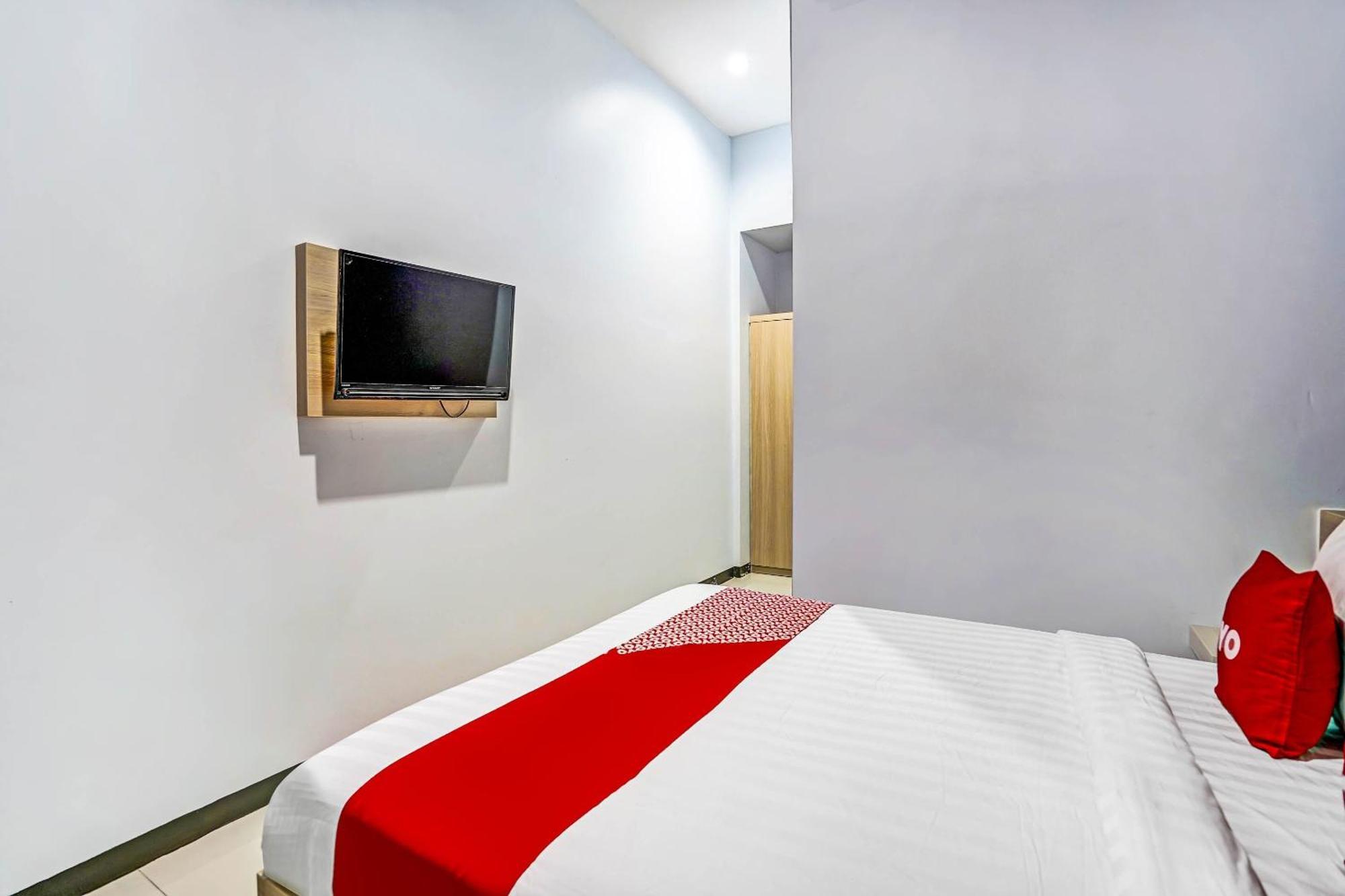 Oyo 90891 Parang Kusumo Residence Krembangan Exteriér fotografie