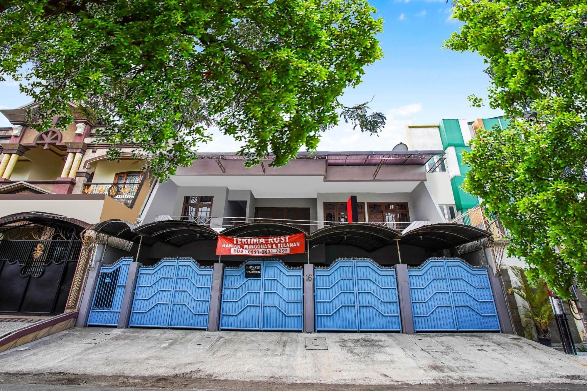 Oyo 90891 Parang Kusumo Residence Krembangan Exteriér fotografie