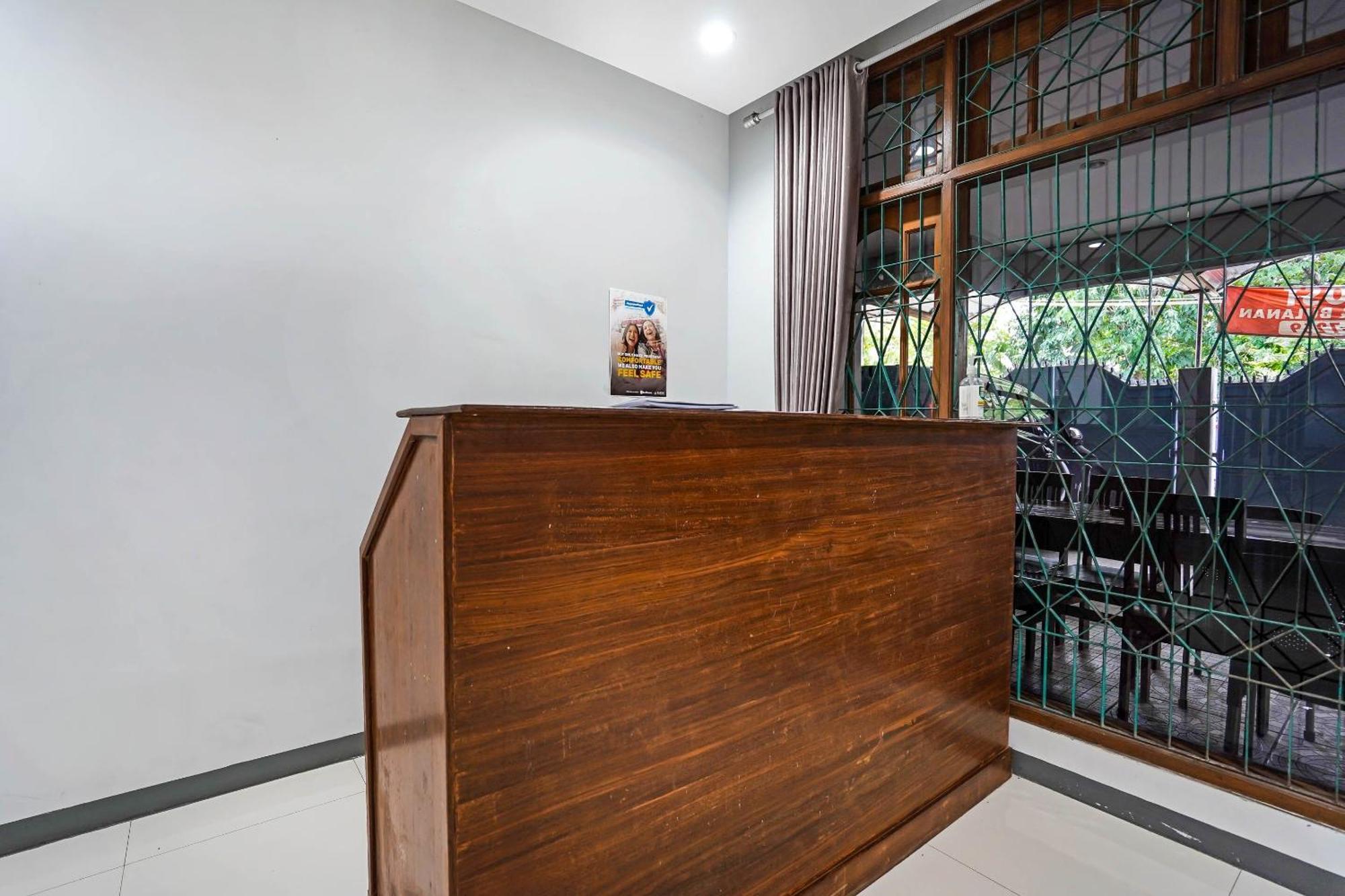 Oyo 90891 Parang Kusumo Residence Krembangan Exteriér fotografie