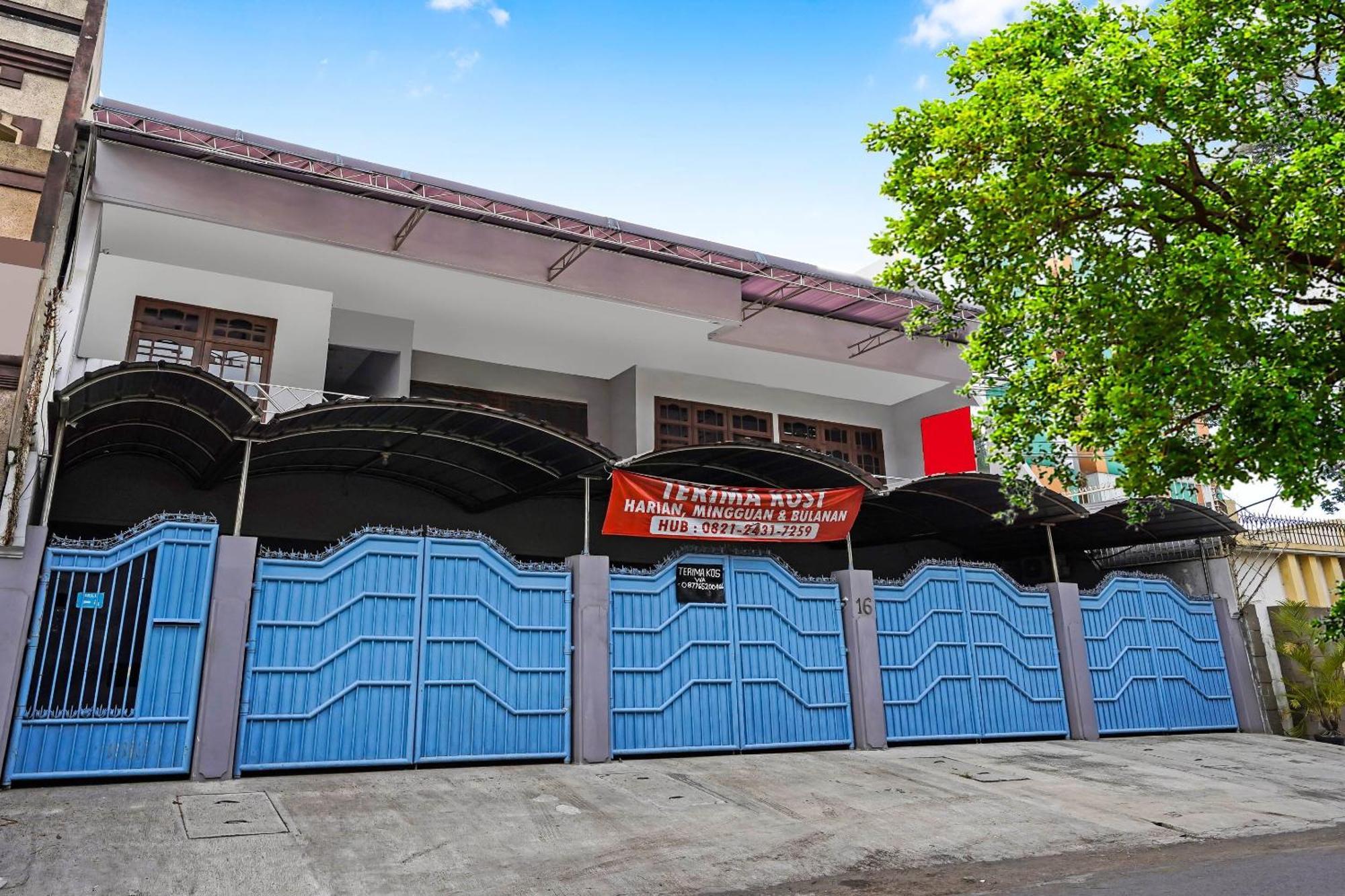 Oyo 90891 Parang Kusumo Residence Krembangan Exteriér fotografie